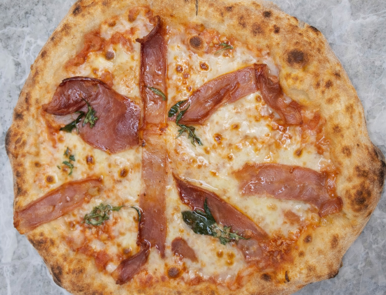 Pizza Prosciutto - Authentic Neapolitan pizza